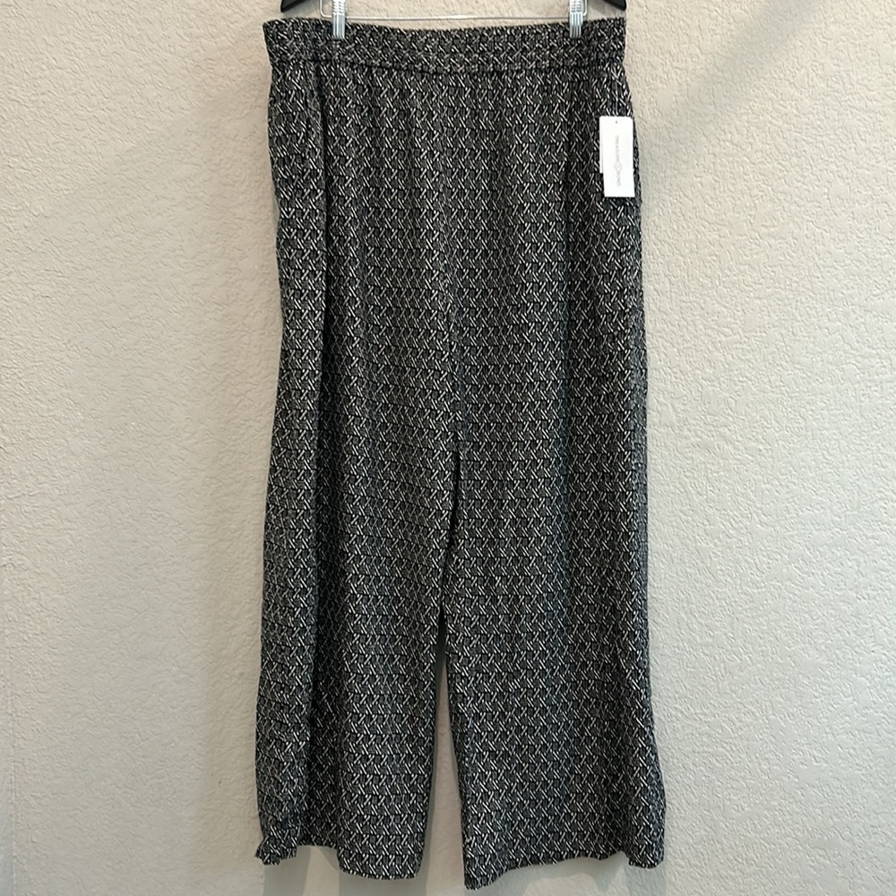 Treasure and bond pant size 3x black and white NWT